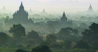 ancient Bagan's valley of a Thosuand Temple